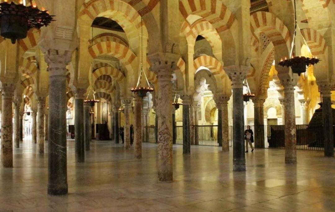 A 20 Metros De La Mezquita Catedral ,Apartamentos Turistico Cespedes 5 Córdoba Exteriör bild